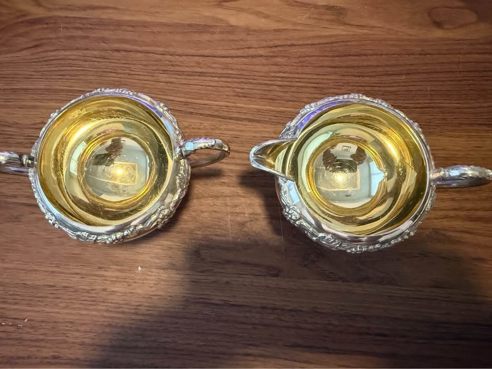 Essay Canada / Victorian Plate - Cream & Sugar Set - Grape Desig - photo 3