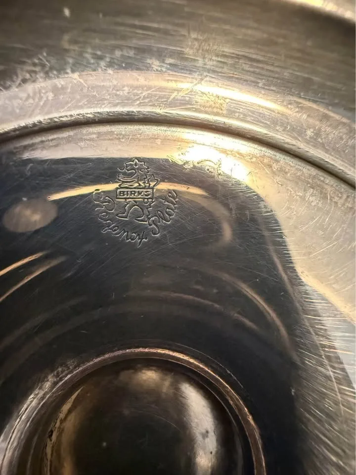 PIE CRUST BORDER PLAIN PIERCED 10" SERVING PLATE image indicator(4)