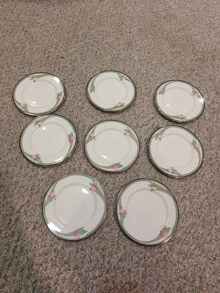 Dishes: Royal Doulton Vogue Collection "Awakening" - photo 4