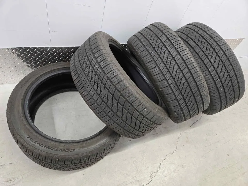 Continental Pure Contact Tires- 235/45R18 image indicator(7)