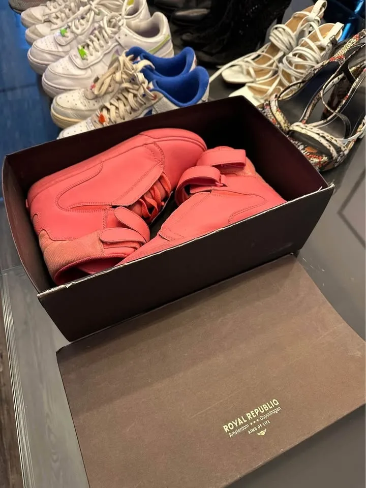 Shoe Haul Sale - Size 8, 8.5, 9 image indicator(3)