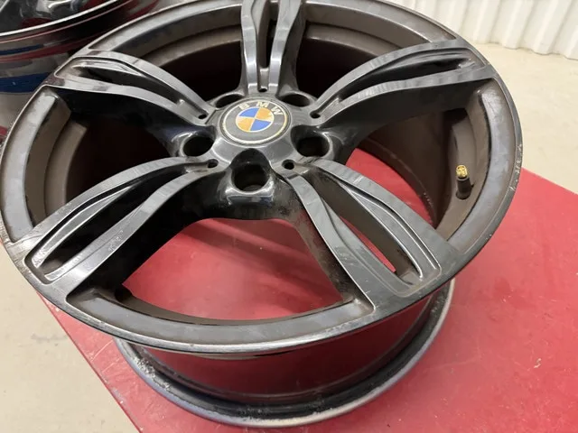 BMW original rims 17 inch image indicator(2)