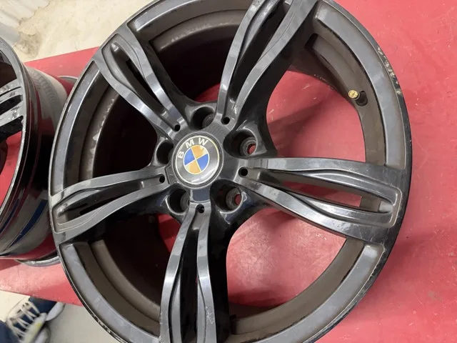 BMW original rims 17 inch image indicator(3)