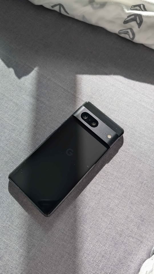 Google pixel 7 smartphone - photo 2