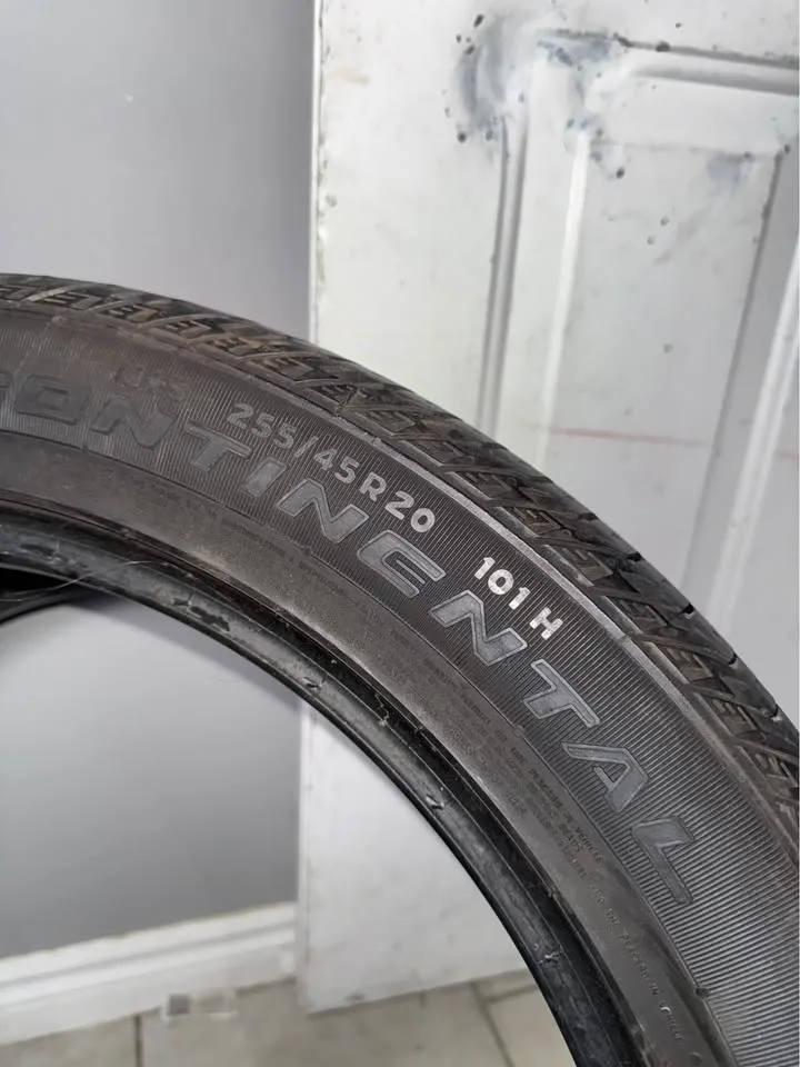 Continental Cross Contact XL All seasons (set of 4) image indicator(3)