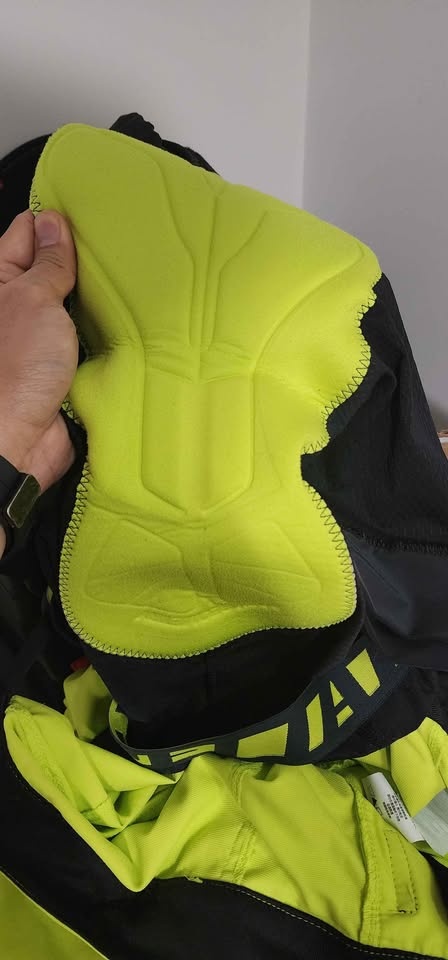 Specialized cycling enduro sport shorts w/ inner liner size 38 - photo 2