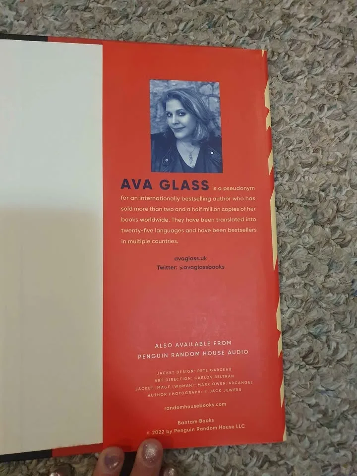 Alias Emma by Ava Glass image indicator(2)