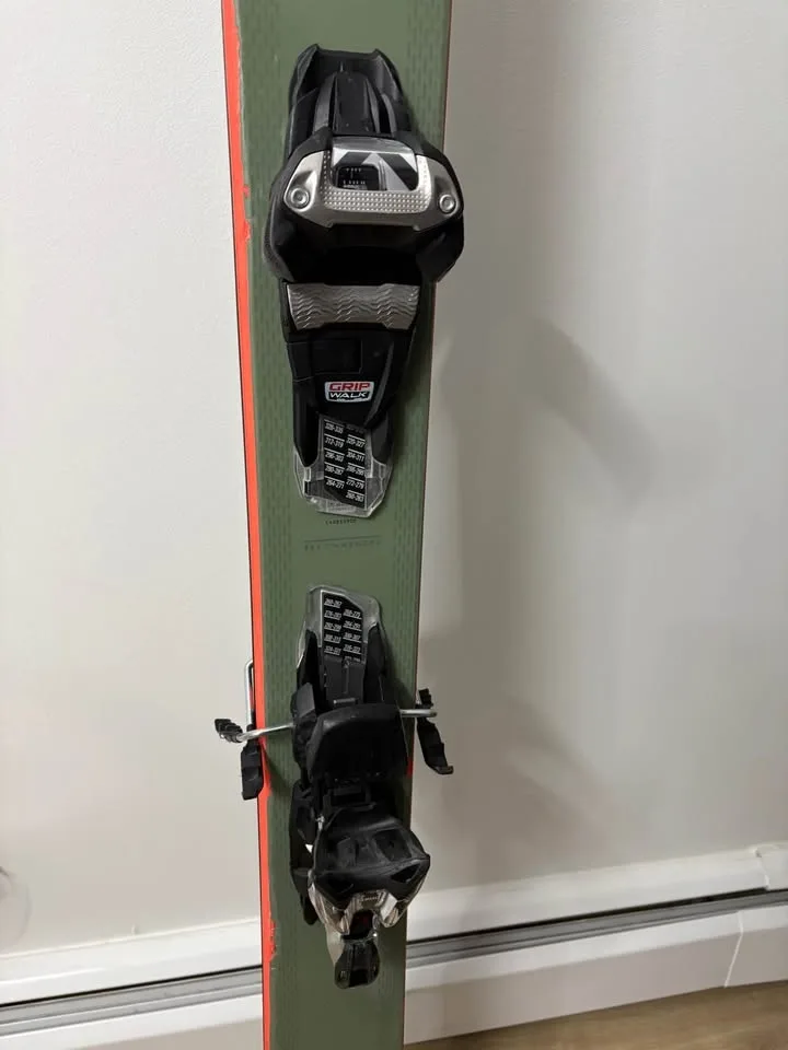 Salomon Carbon Flax G1 Skis - 188cm image indicator(3)