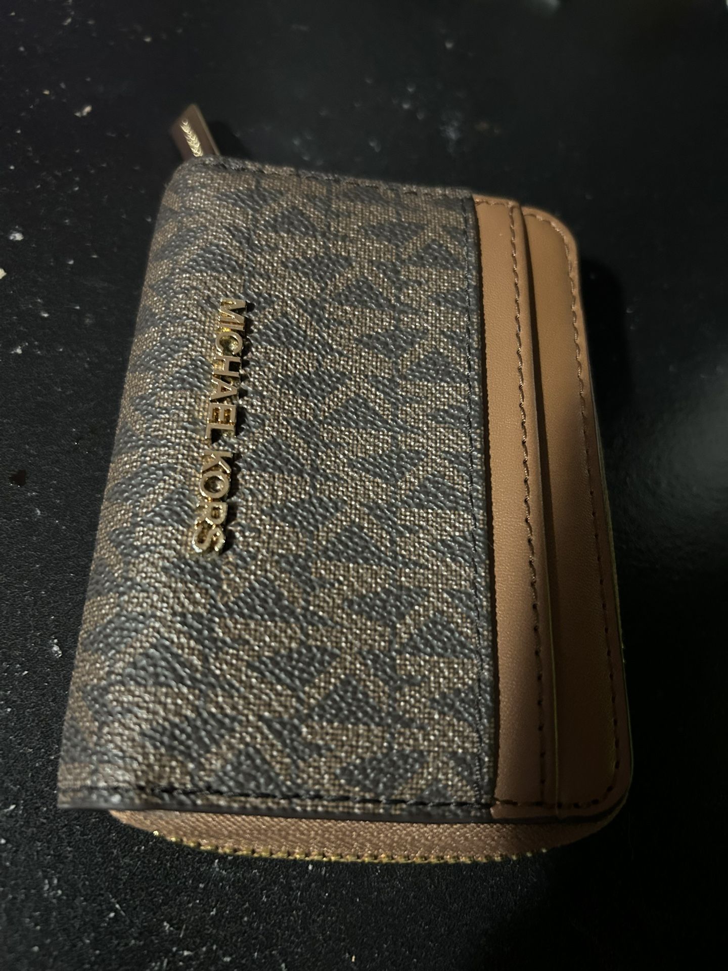 MICHAEL KORS Travel Medium Logo Zip-Around Card Case - photo 2
