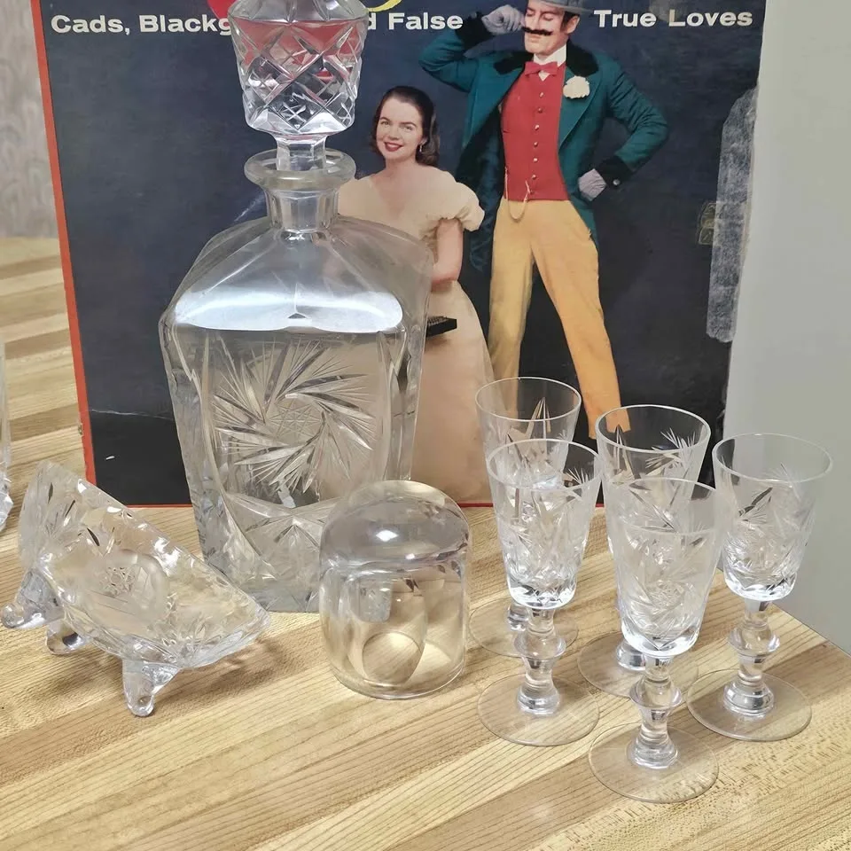 Crystal Decanter, Stopper, Sherry Glasses & FREE GIFT image indicator(9)