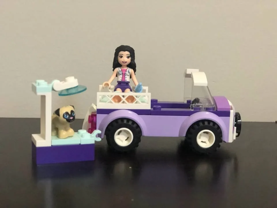 Lego Friends set 41360: Emma’s Mobile vet clinic image indicator(2)