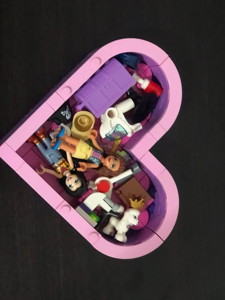 Lego Friends set 41359: Heart Box Friendship Pack image indicator(4)
