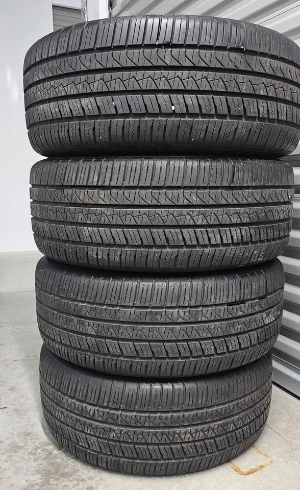 Volkswagen passat oem rims with All Season Tires 235/40R18 image indicator(9)