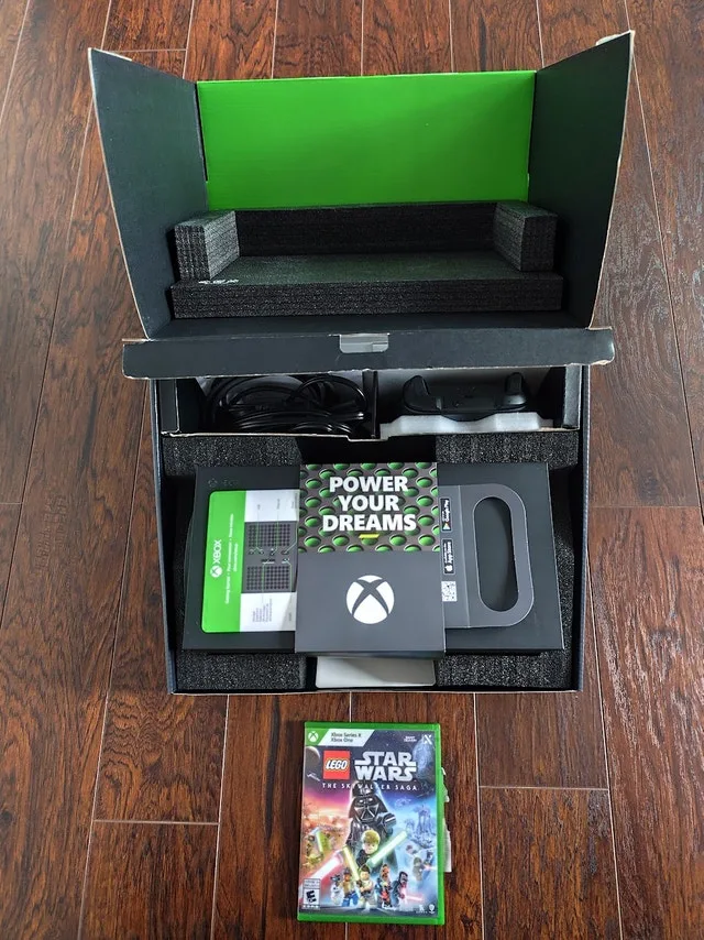 (Delivery) LNIB Xbox Series X 1TB w/games image indicator(2)