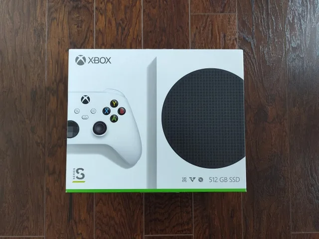 (Delivery) LNIB Xbox Series S w/games
