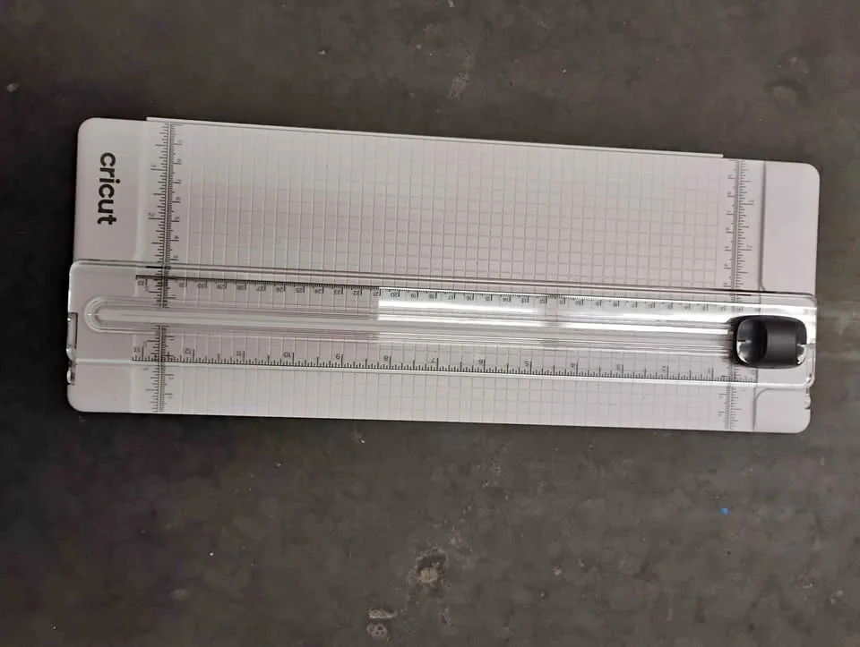 Cricut portable trimmer