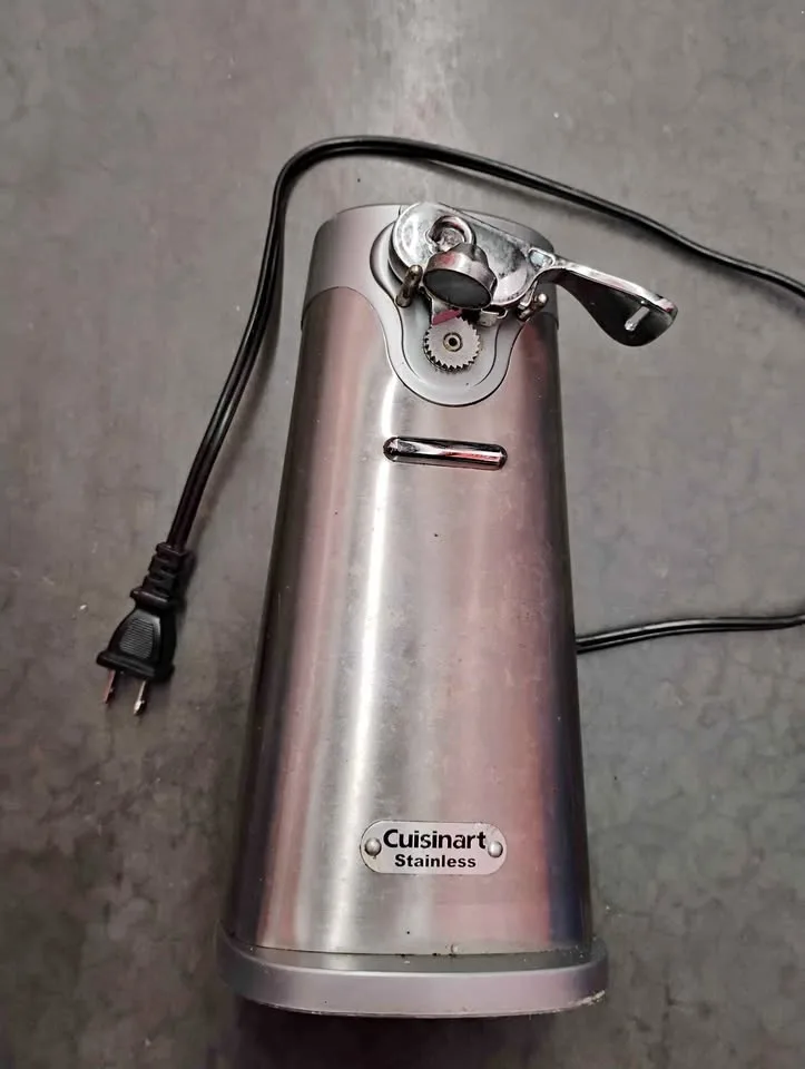 Electric can opener