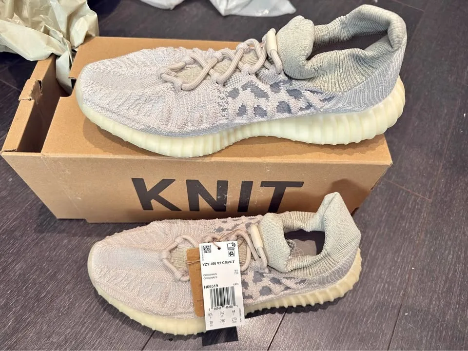 Yeezy 350 V2 Compact - Size 10