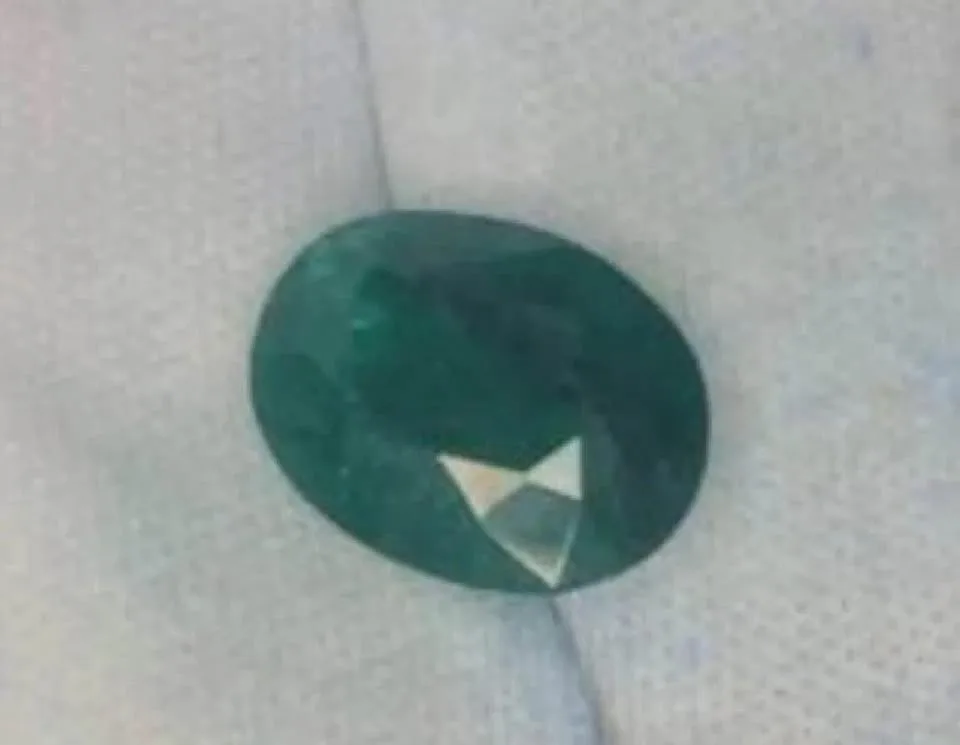 Loose emerald stone 8k appraisal image indicator(2)