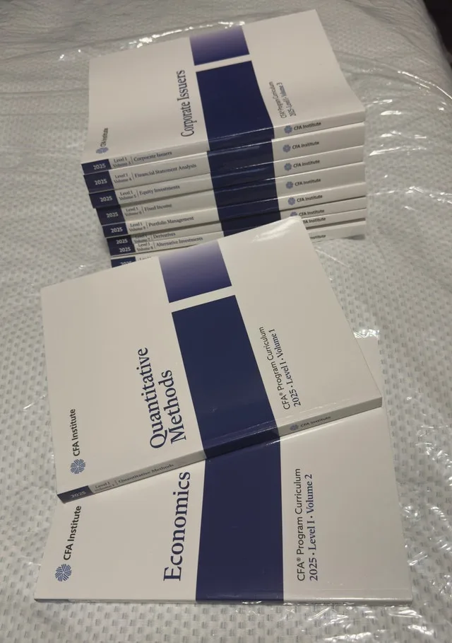 CFA Level I 2025 Curriculum Set — Excellent Condition image indicator(3)