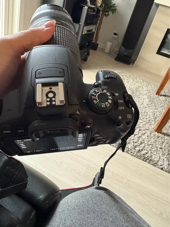 Canon Rebel T5i - photo 2