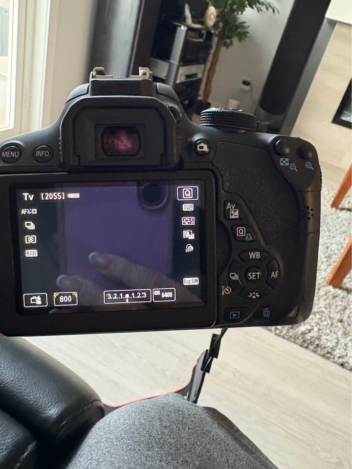 Canon Rebel T5i - photo 3