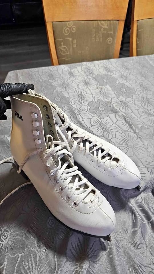 Ladys Ice Skaters