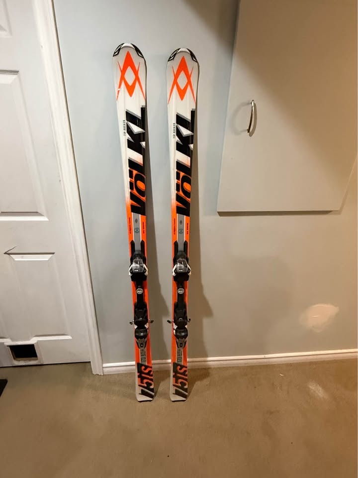 Skis/ski boots/poles - photo 5