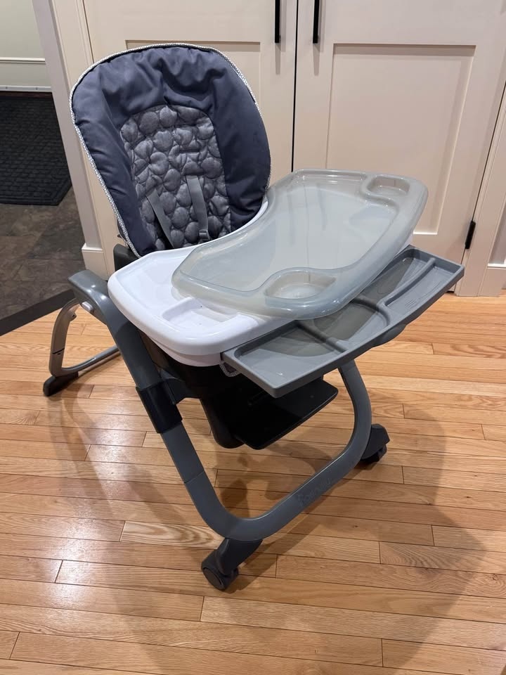 Like new Ingenuity 4 in 1 high chair - Connolly - photo 2