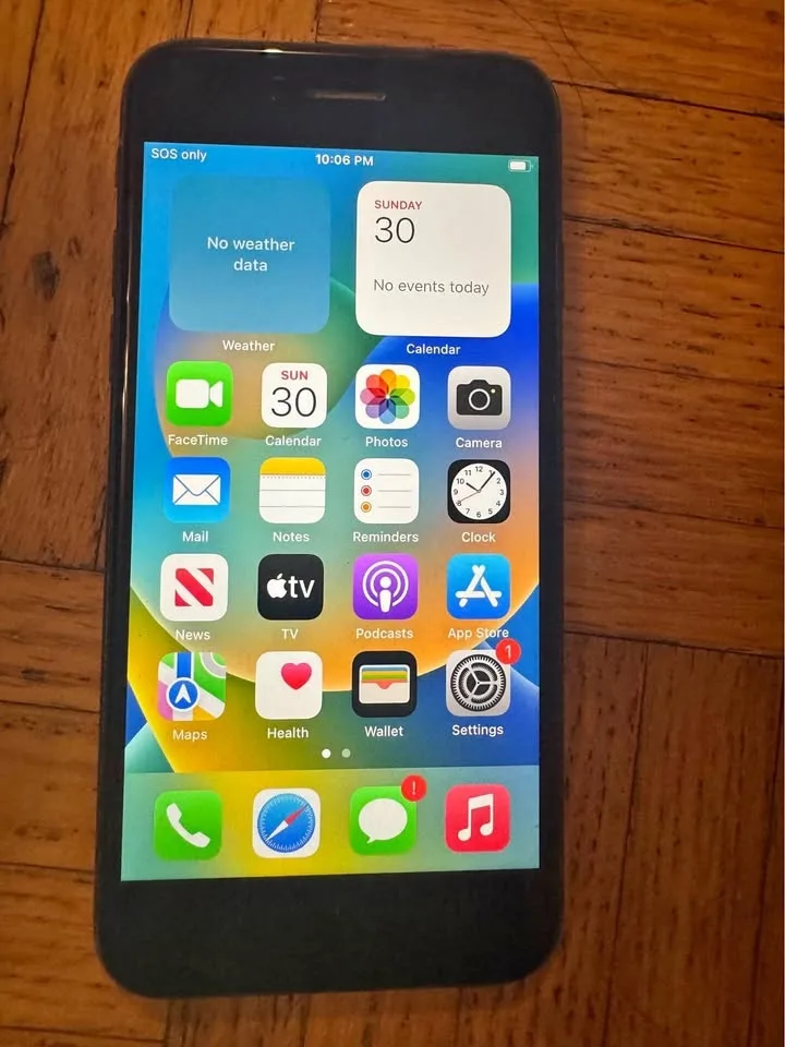 ✅Apple iPhone 8 ✅64GB 🔋89%Battery ⚠️ Back side corner cracked