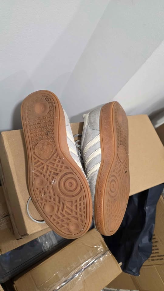 Woman's shoes - photo 2