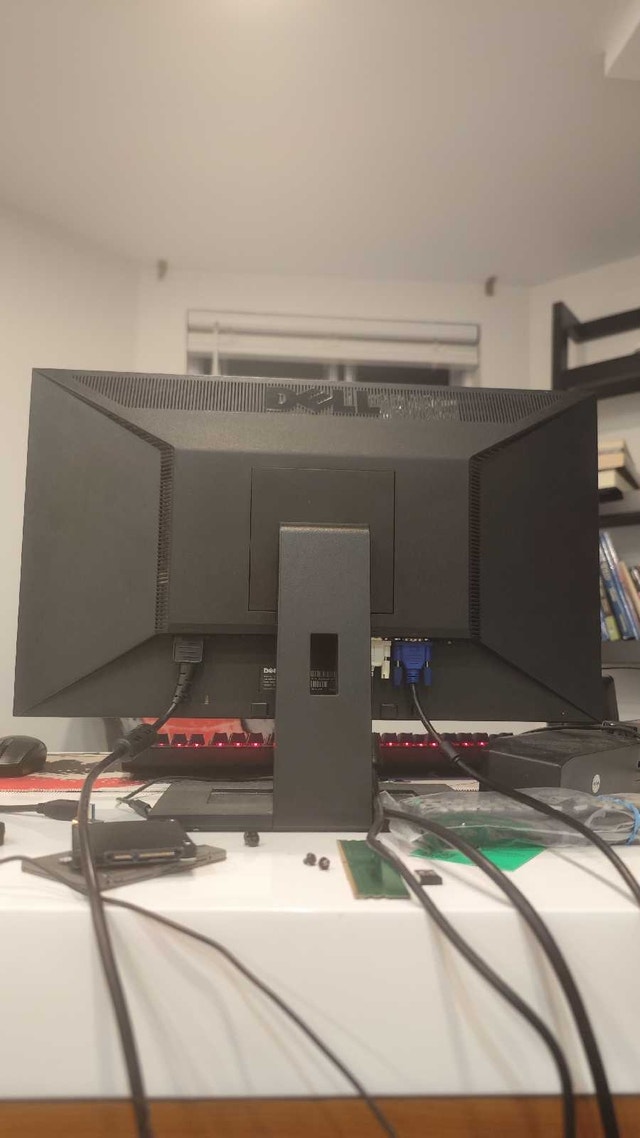 dell monitor 22 dvi and vga - photo 2