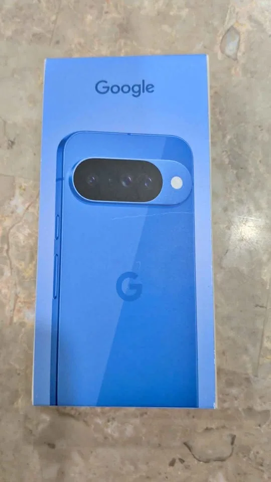 Brand new Google Pixel 10 128gb indigo with spigen cover & scree