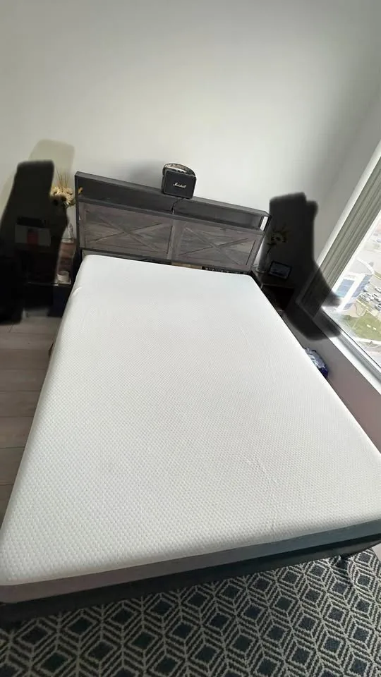 Queen size mattress thumbnail