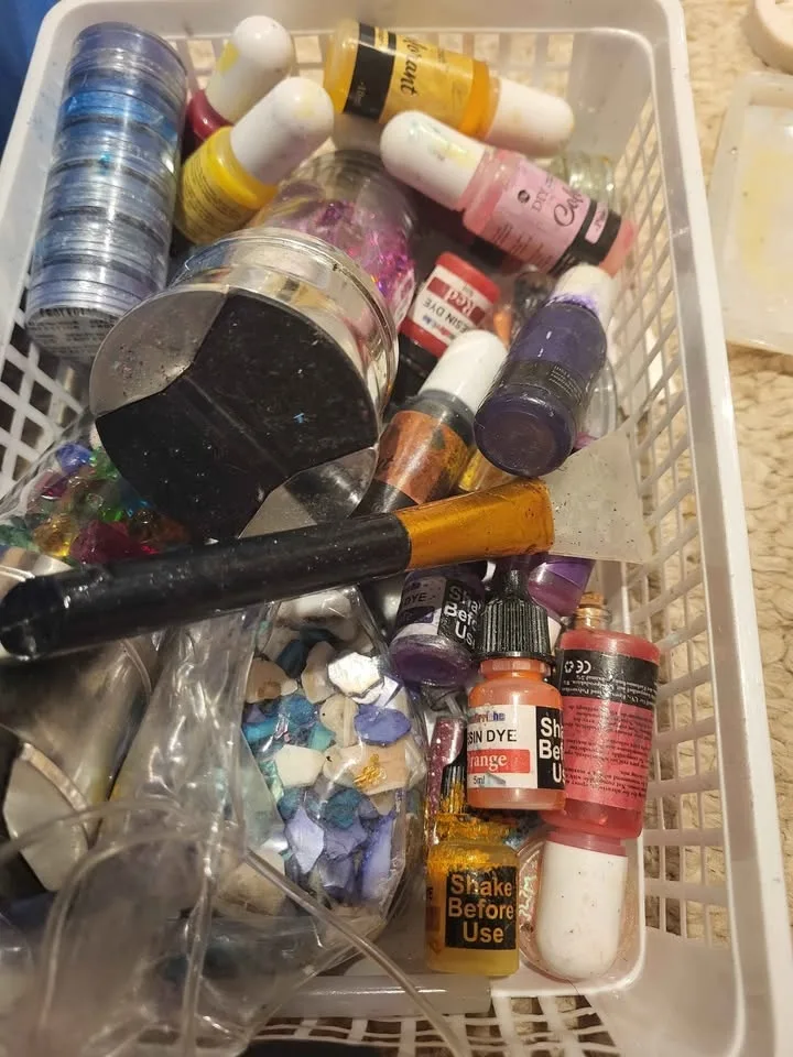 Resin accessories and molds image indicator(2)