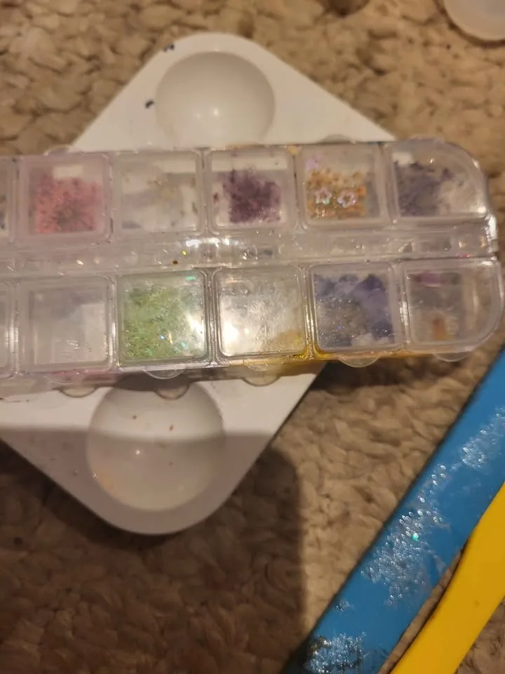 Resin accessories and molds image indicator(6)