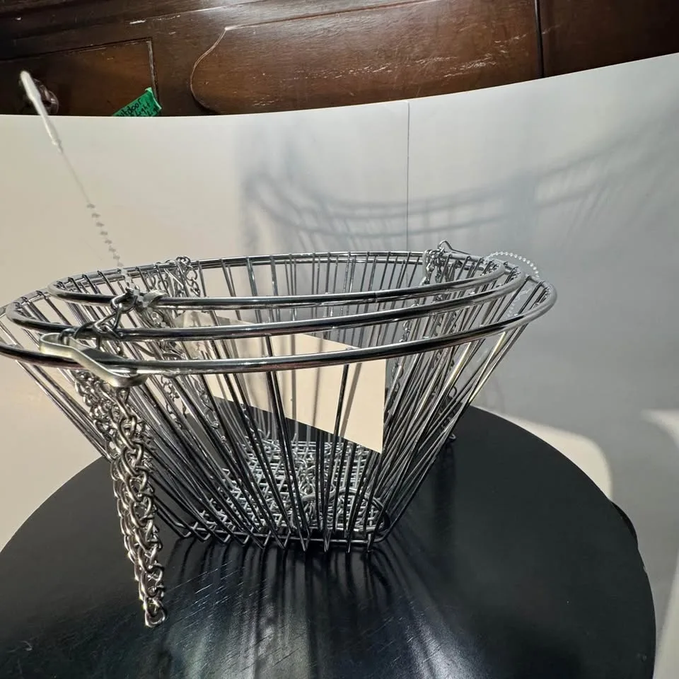 BRAND NEW - never used Metal 2 tier hanging basket image indicator(9)