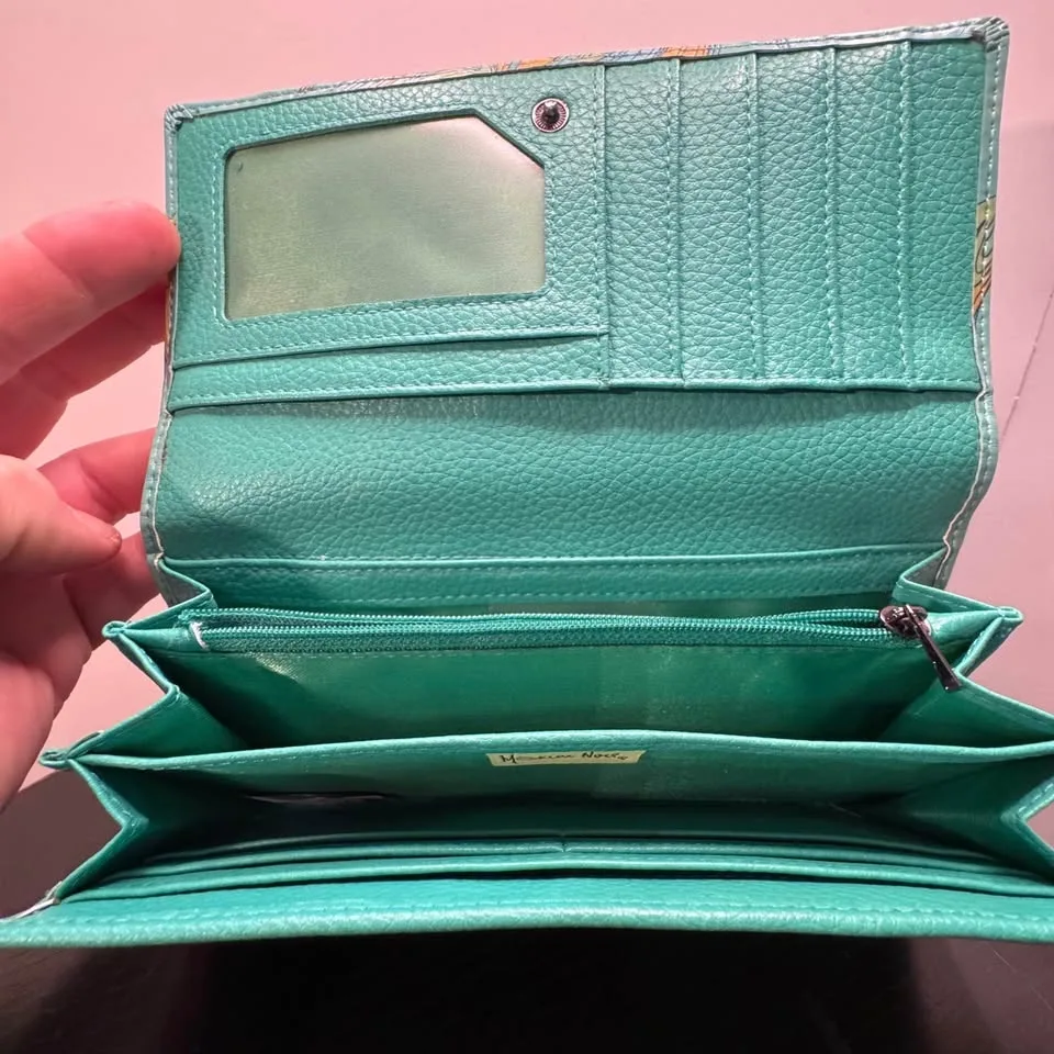 BRAND NEW Maxine Noel "Friends" wallet image indicator(3)