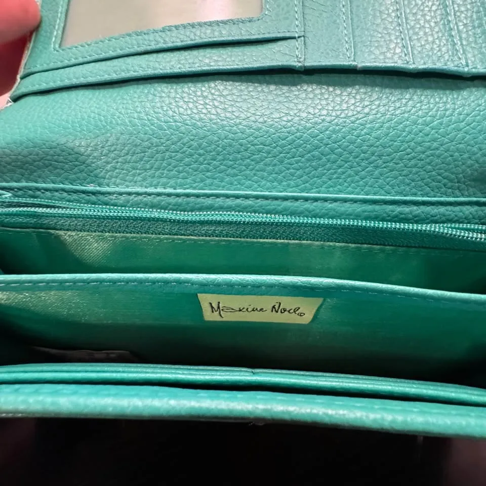 BRAND NEW Maxine Noel "Friends" wallet image indicator(4)