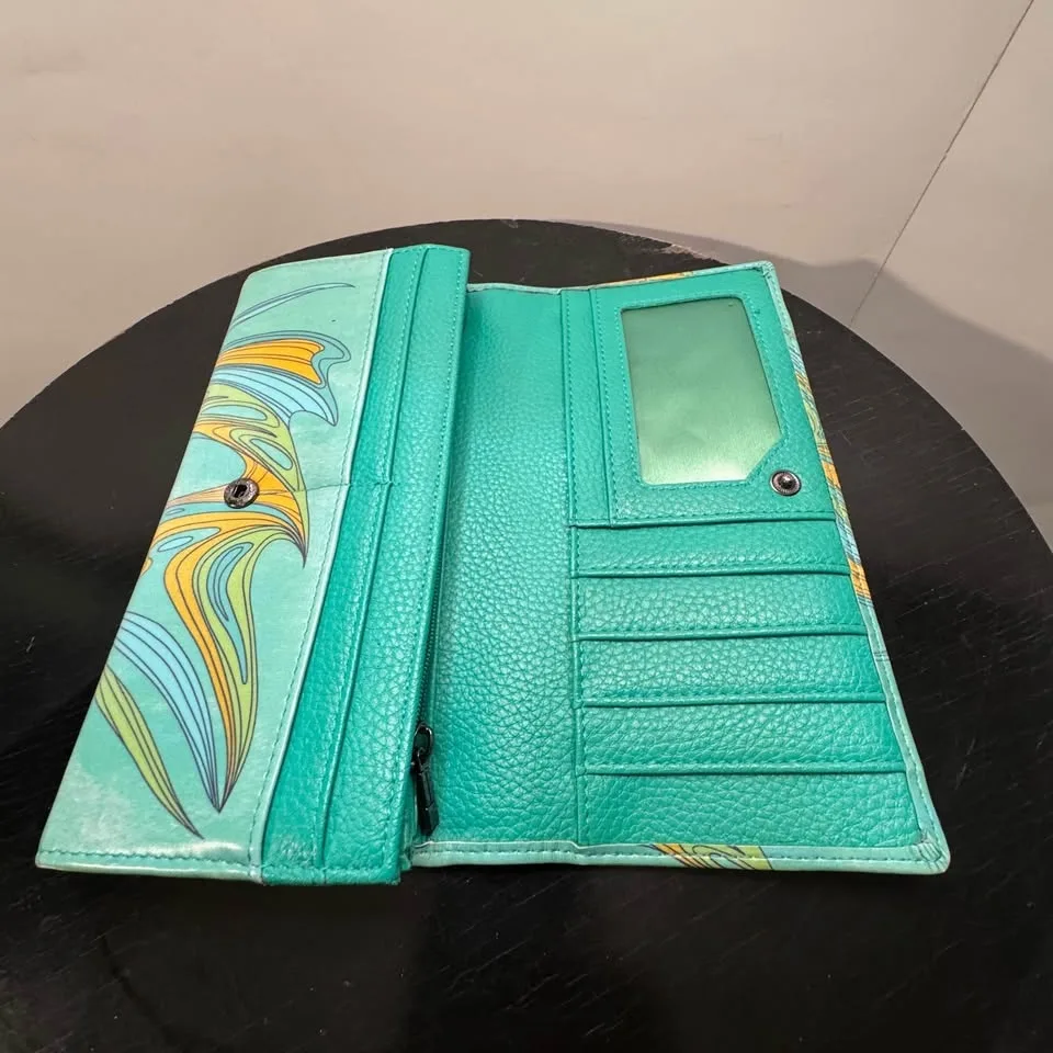 BRAND NEW Maxine Noel "Friends" wallet image indicator(5)