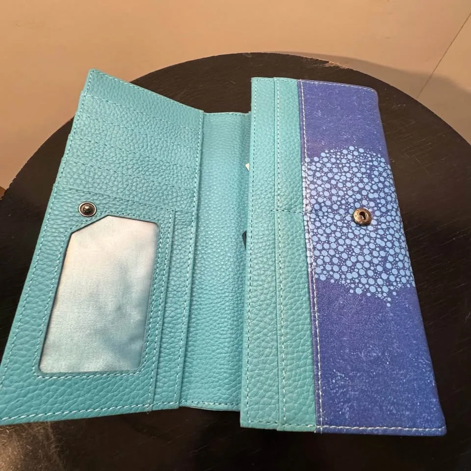 BRAND NEW Maxine Noel "Friends" wallet image indicator(6)