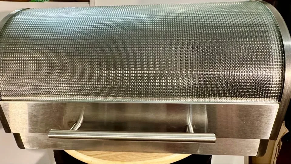 Beautiful 'OGGI' stainless steel bread box image indicator(8)