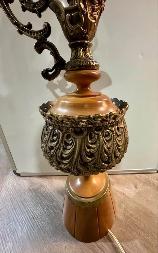 Antique MCM heavy ornate brass pitcher table lamp image indicator(2)