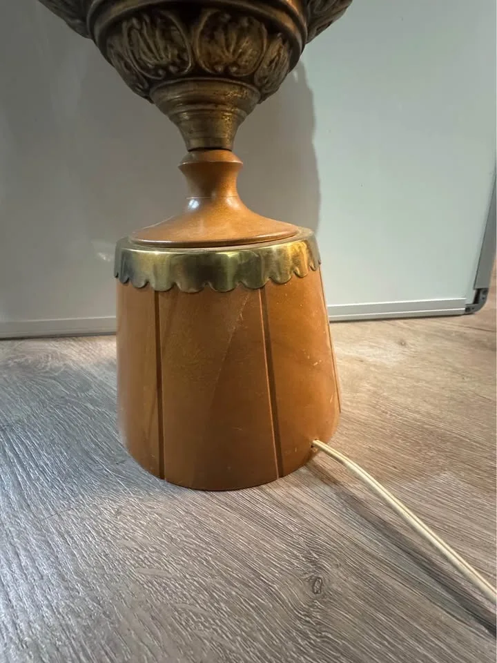 Antique MCM heavy ornate brass pitcher table lamp image indicator(3)