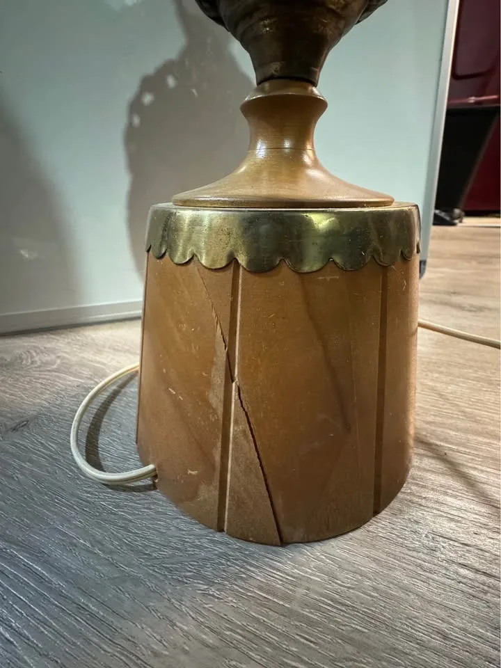 Antique MCM heavy ornate brass pitcher table lamp image indicator(4)