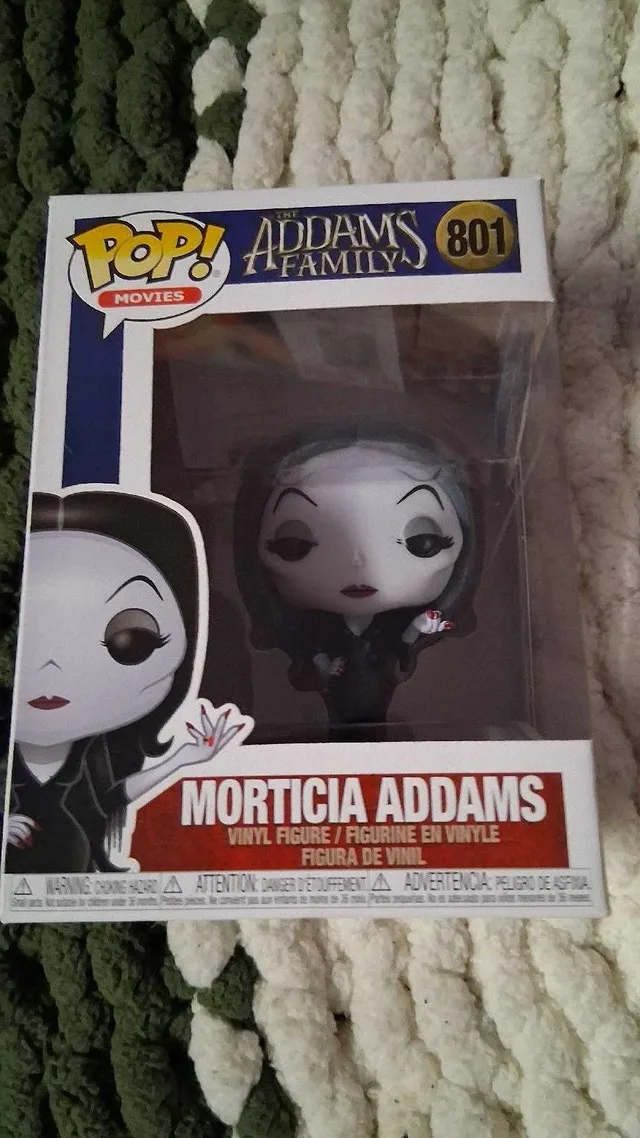 funko pop! the addams family morticia addams #801