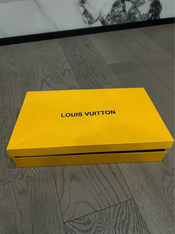 LV Black Winter Scarf (100) image indicator(7)