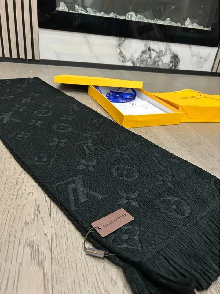 LV Black Winter Scarf (100) image indicator(8)