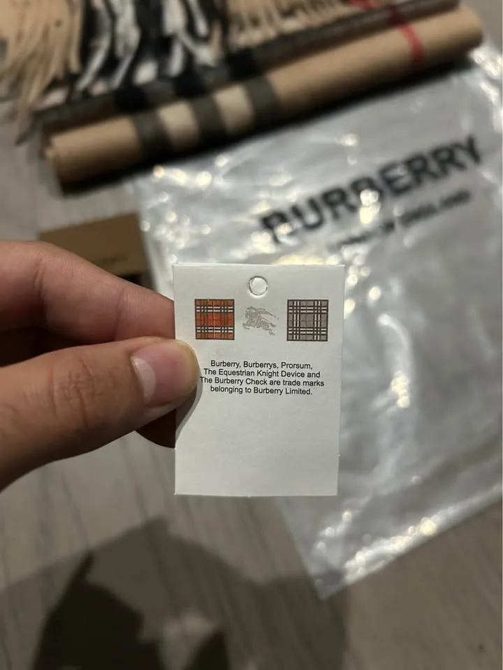 Burberry Scarf Winter Men’s & women image indicator(4)