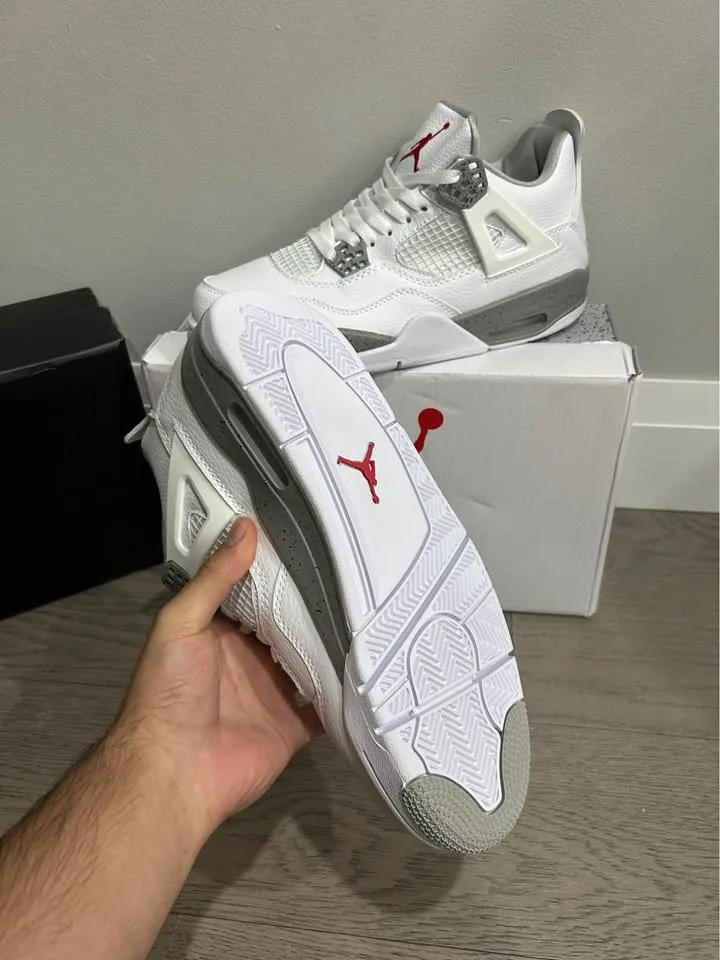 Jordan 4 White Oreos size 9.5 image indicator(3)